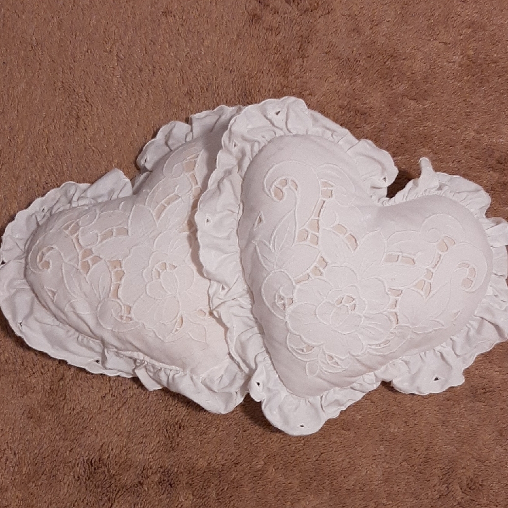Elegant White Lace Heart Pillow Set